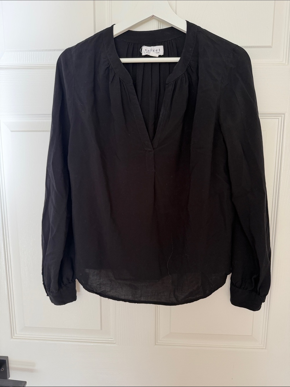 Velvet black V-neck long sleeve blouse